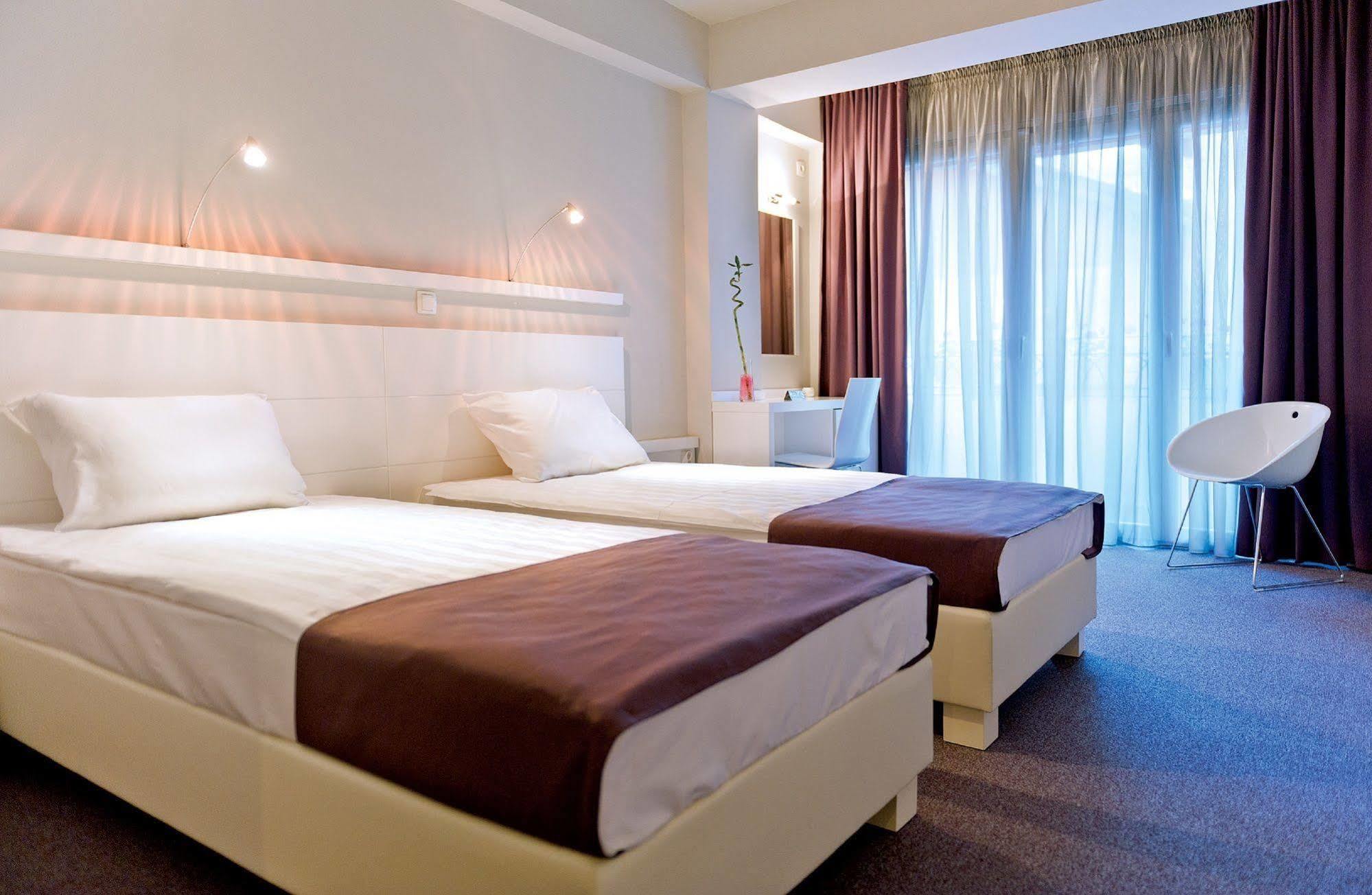 Leonardo Hotel Skopje Exteriör bild
