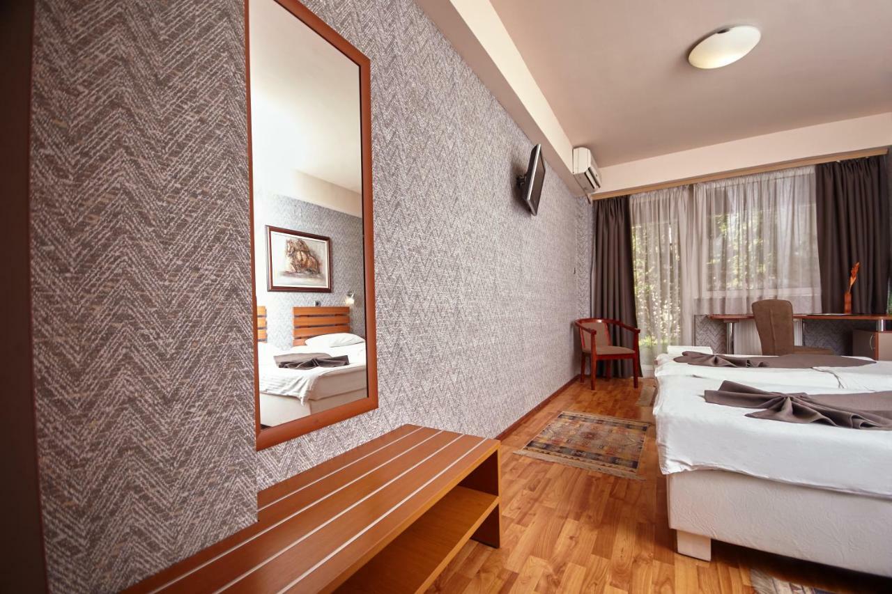 Leonardo Hotel Skopje Exteriör bild